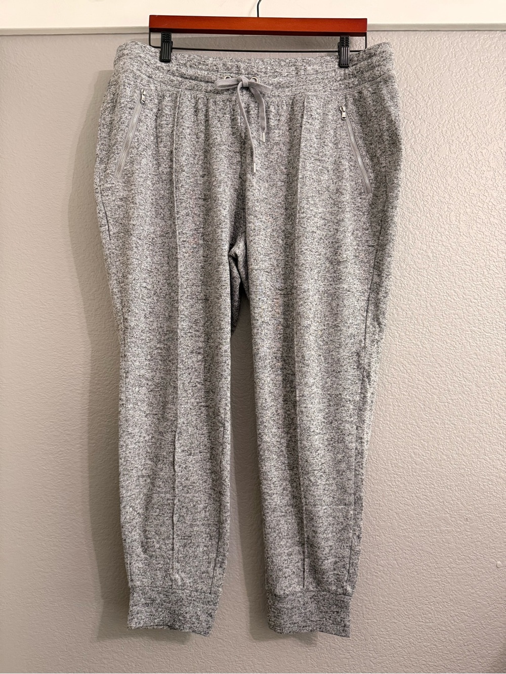 Old Navy Active Go-Dry Gray Jogger Sweatpants